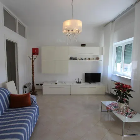 Giulia By Interhome מונליה