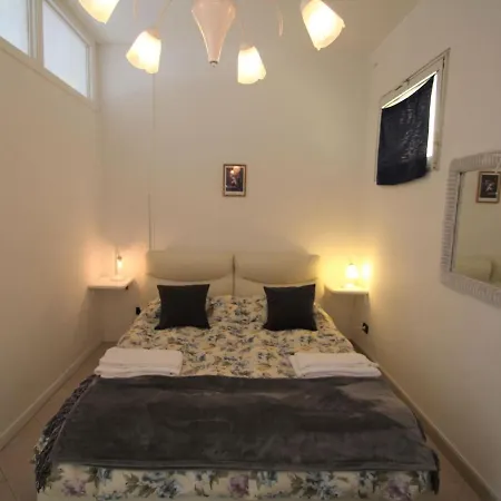 Giulia By Interhome מונליה